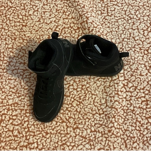 Nike - Picture 2 of 2